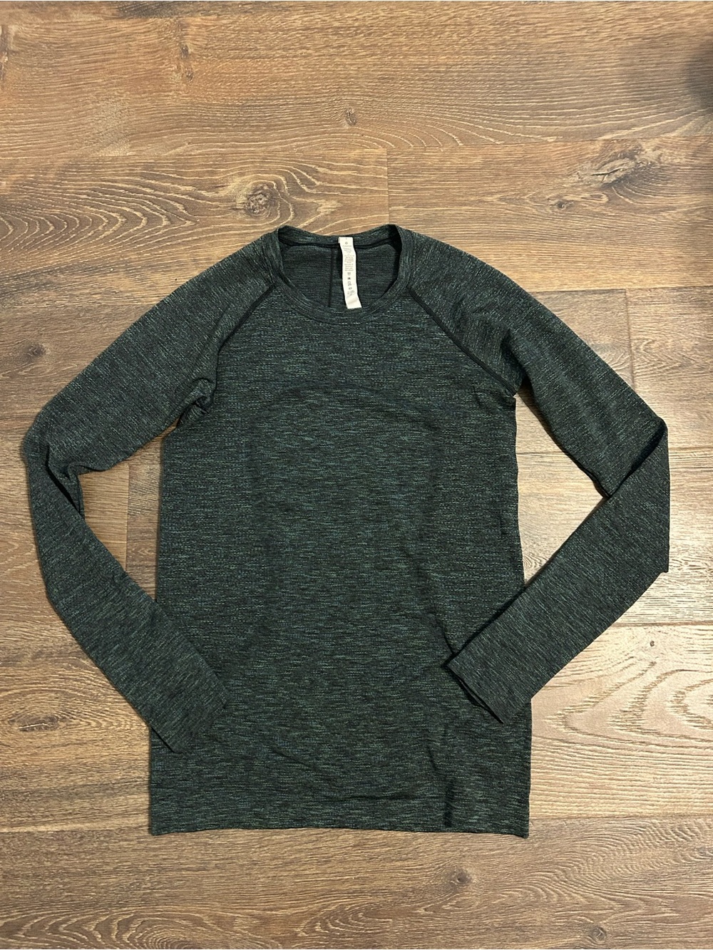 Lululemon Swiftly Tech Long Sleeve Crew in a dark green